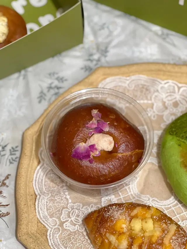 玫瑰益力多鹼水貝果