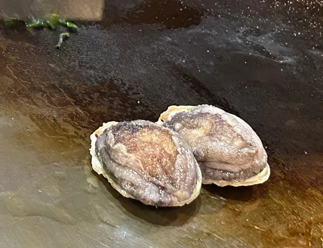 原隻鮮活南非鮑魚