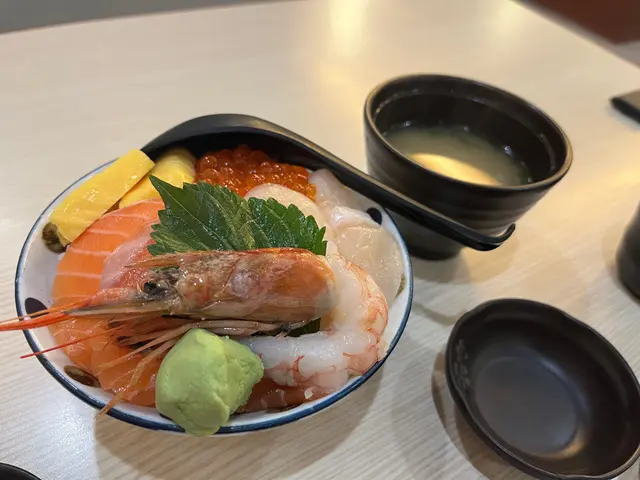 特盛海鮮丼