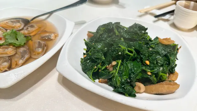 豬油炸過後的獨特香氣,
用來炒蕃薯苗,炒出來特別嫩滑,帶甘甜餘味~