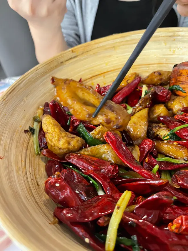 有啲有肉地 有啲得浸乾到變脆片嘅皮，仲要好柴