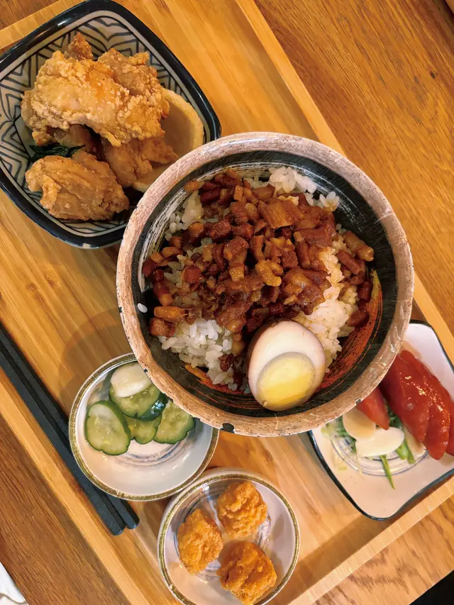 鹽酥雞滷肉飯