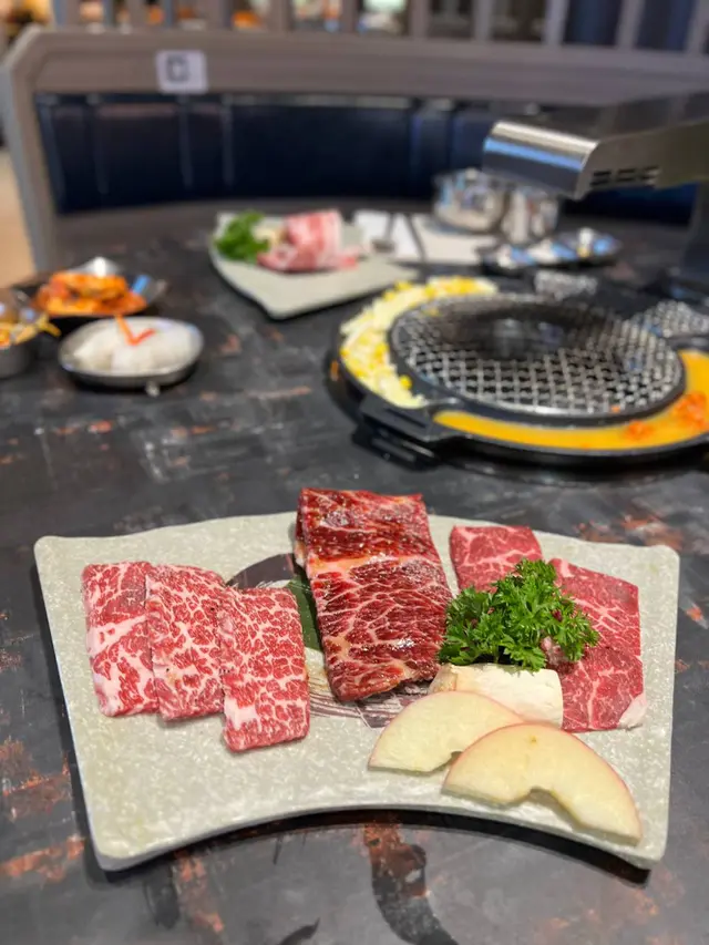 食堂韓牛拼盤