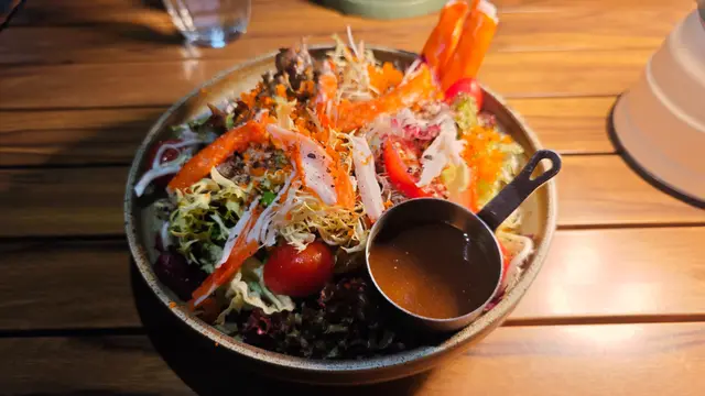 藜麥蟹籽蟹棒雜菜沙律