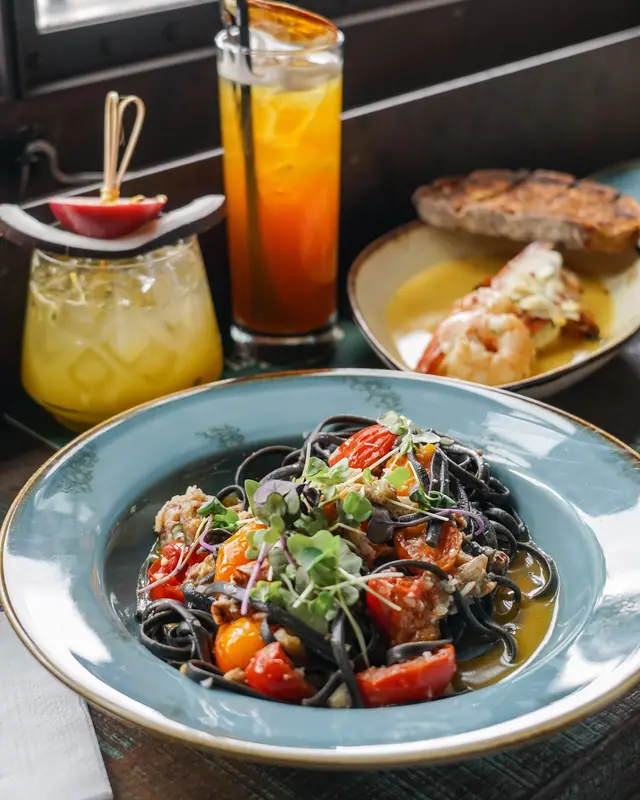 Squid ink Linguine with Crab Meat