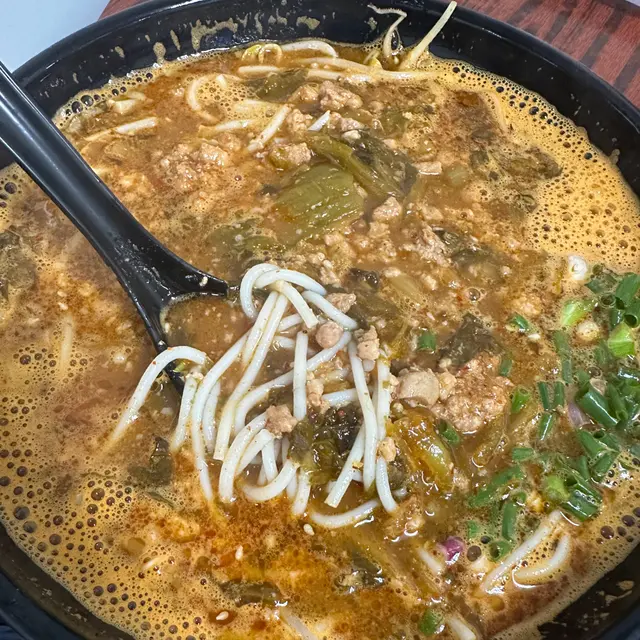 酸辣湯米線