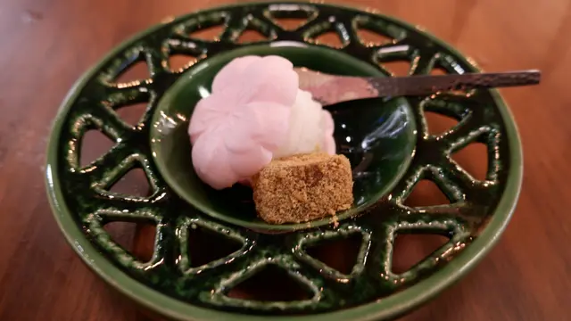 白桃雪葩最中餅配蕨餅