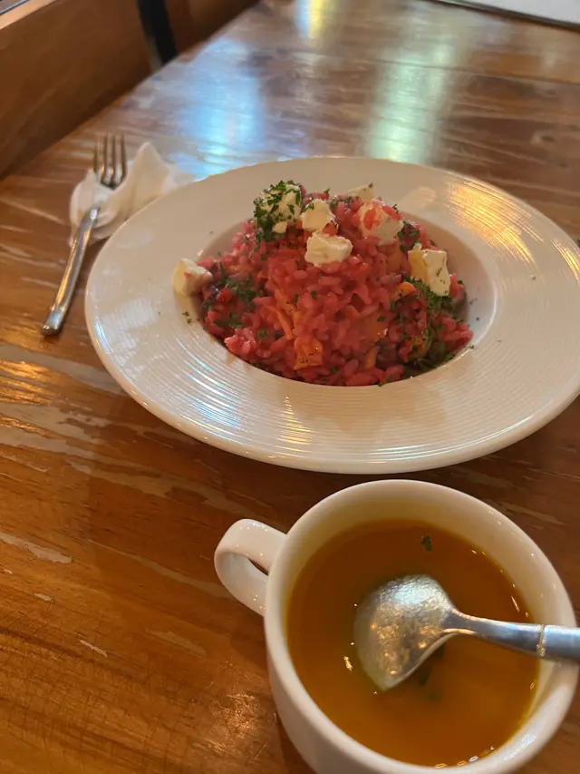 紅菜頭三文魚雜菌意大利飯