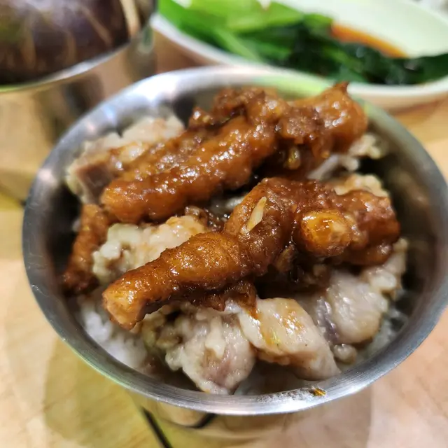 鳳爪排骨飯
