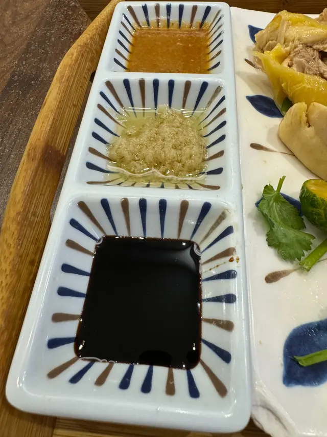 招牌海南雞配油飯