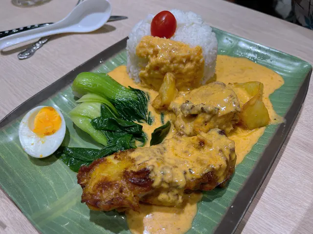 泰國紅咖喱豬扒配飯