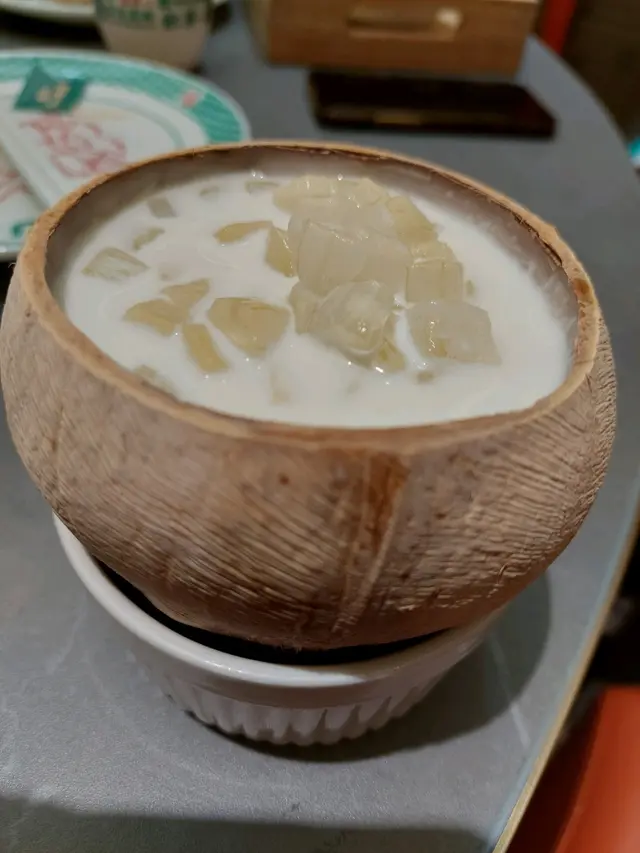 蘆薈鮮奶燉椰皇
