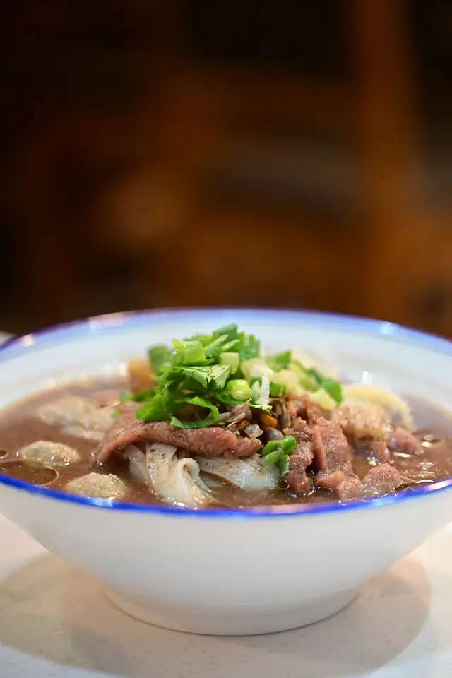 牛丸牛肉船粉（河粉）