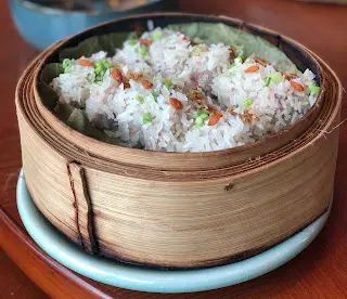 籠仔糯米蒸腩排