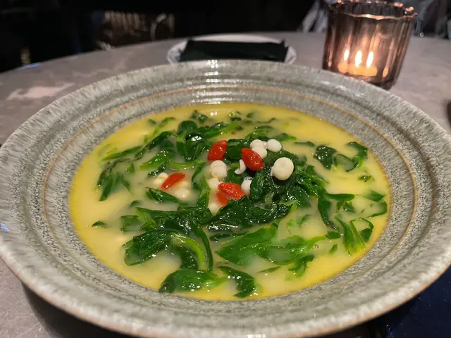 鮮茨實雞湯浸菜苗