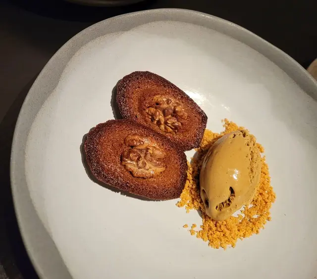 合桃費南雪配自家製雪糕