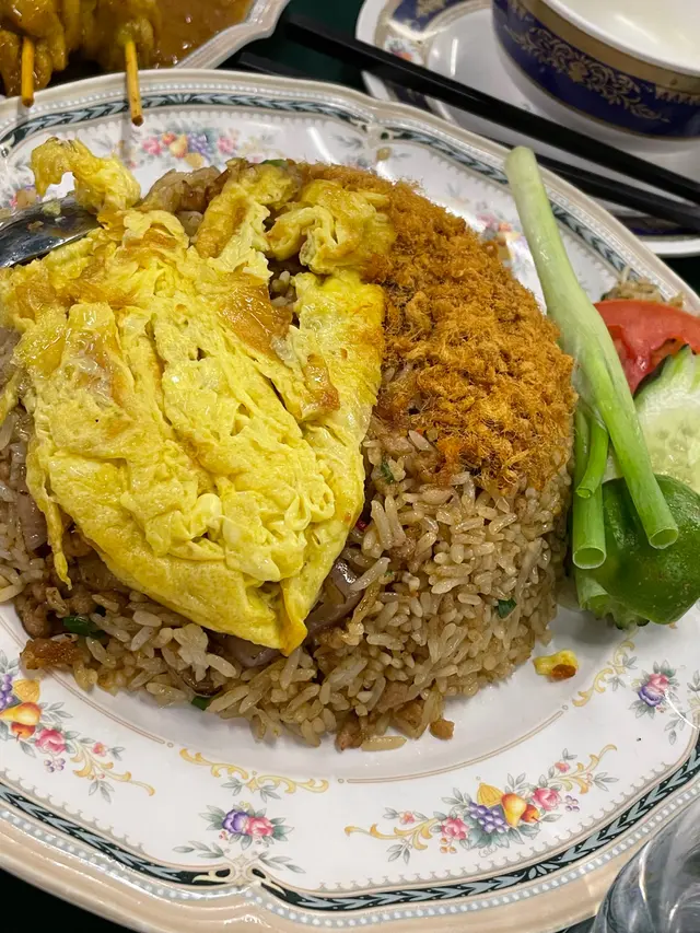 點解鹹魚雞粒炒飯會有蝦仁😂鹹魚好足料