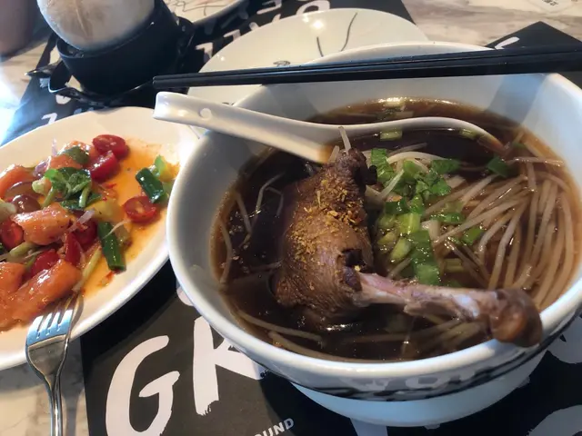 十八座狗仔粉的鴨髀好味過佢太多,仲要平好多囉