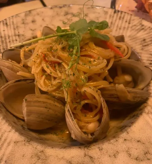 初榨純橄欖油蒜香白酒煮紐西蘭海鑽蜆扁意粉