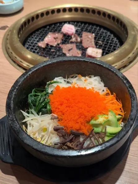 石鍋飛魚子雜錦拌飯