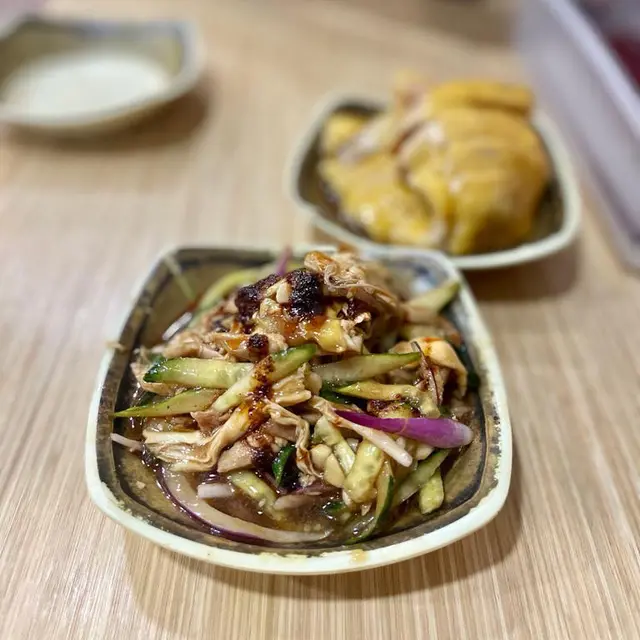 手撕雞揀咗小辣
味道正正常
缺乏花椒油同埋芫荽
令到味道唔夠惹味