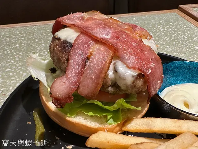 手打安格斯牛肉漢堡