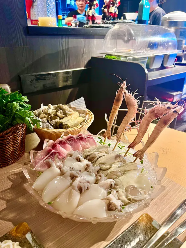 海鮮好新鮮!椰子雞湯超清甜!