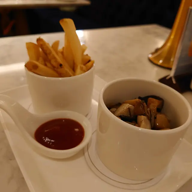 海鹽薯條及烤磨菇 - Sea salt french fries and grilled mushrooms