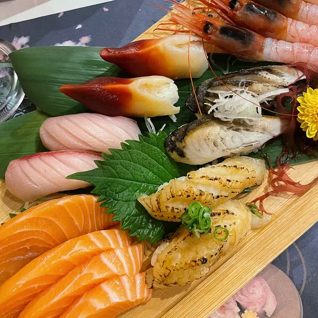 原隻北寄貝壽司|火炙左口魚壽司|鱆紅魚壽司|火炙醋鯖魚壽司