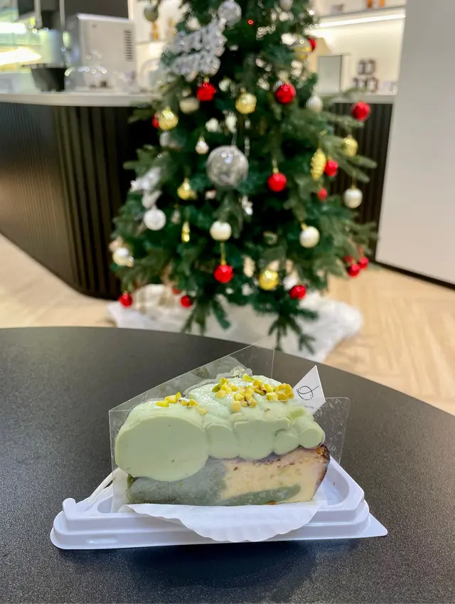 開心果巴斯克芝士蛋糕