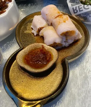 响铃豚肉脆肠粉