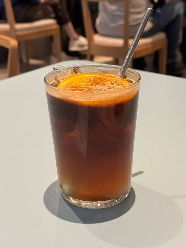 凍甜橙咖啡湯力+煙肉酸忌廉焗薯