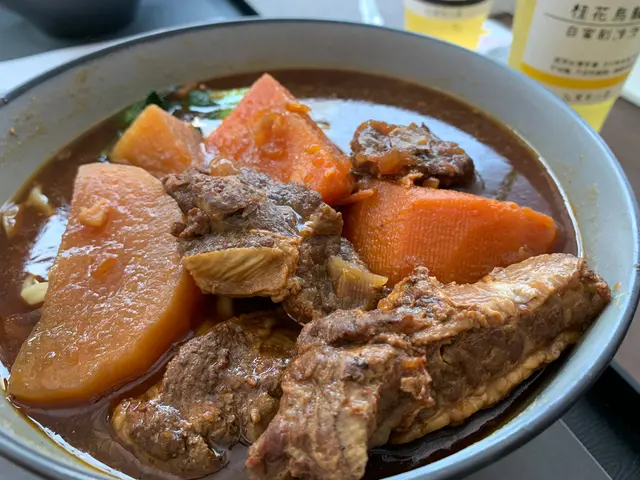 蕃茄紅燒台式牛肉麵