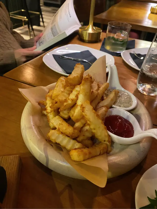 Fries  w/  Black  Truffle  Sauce  