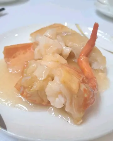 Braised Lobster with Rice Vermicelli in Superior Broth