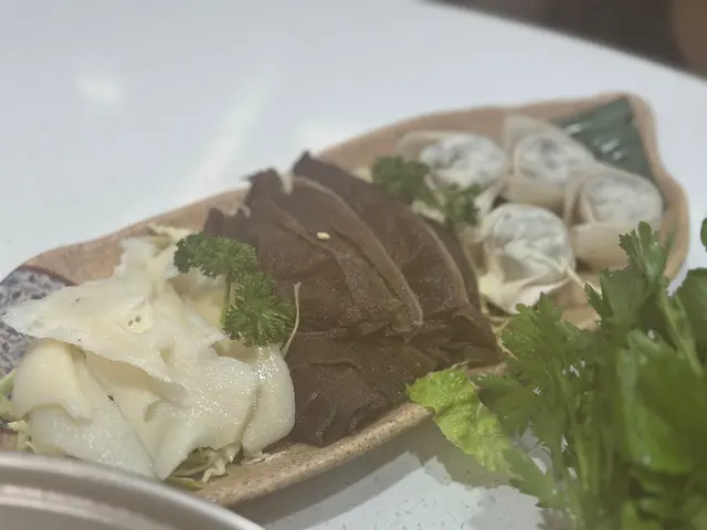 牛王喉、黑柏葉、韭菜餃