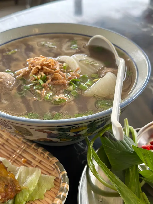 湖越生熟牛肉湯粉