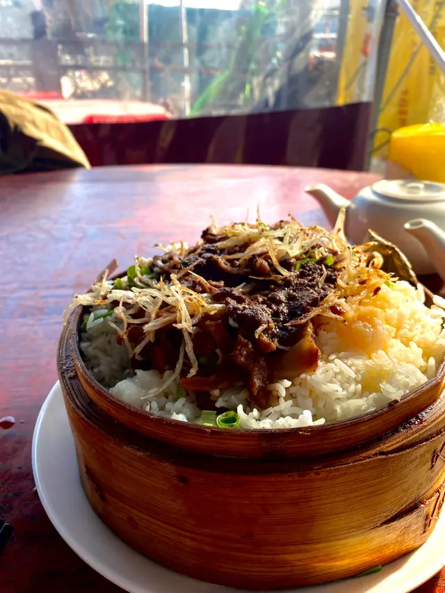 咸鮮蝦乾荷葉籠仔飯