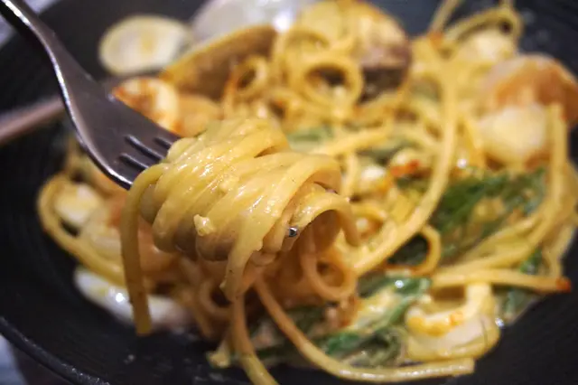 自家製喇沙汁海鮮扁意粉