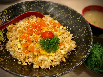 三文鱼蟹籽炒饭