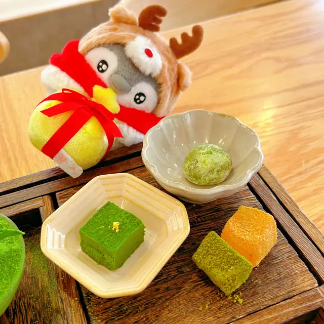 抹茶生朱古力、抹茶雪球曲奇