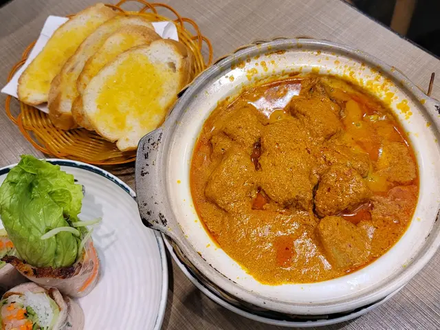 咖哩牛腩煲配法包