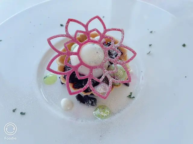 望落去好靚，唔捨得食，食落又真係好特別