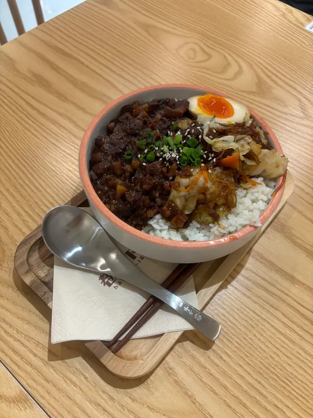 阿嬷牌魯肉便當