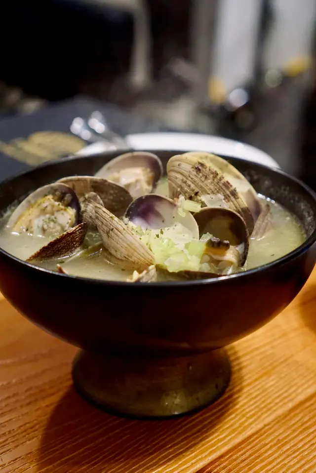 清酒蒜蓉煮活蜆湯