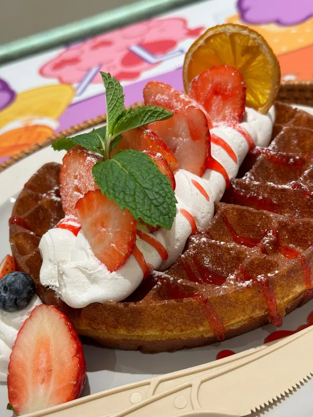 士多啤梨奶油窩夫🧇🍓🤍