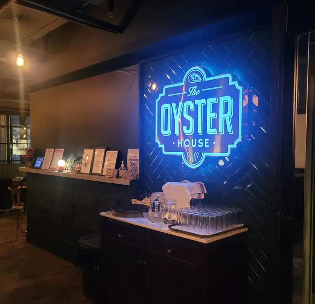 The Oyster House Italian Seafood Oyster Bar in Wan Chai QRE Plaza