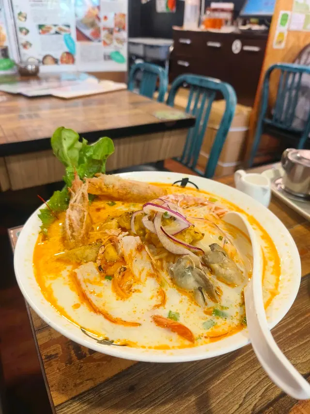 三鮮PHO椰汁酸湯檬(生蠔+生蝦+滑雞)