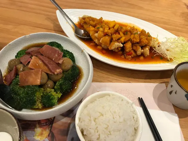 甜酸珊瑚魚，火腿草菇西蘭花
