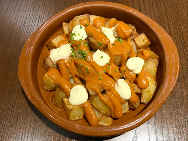 炸薯粒配辣沙律醬